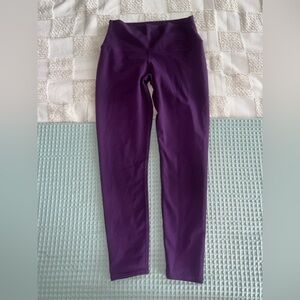 Alo yoga high waist airbrush leggings
Size Medium